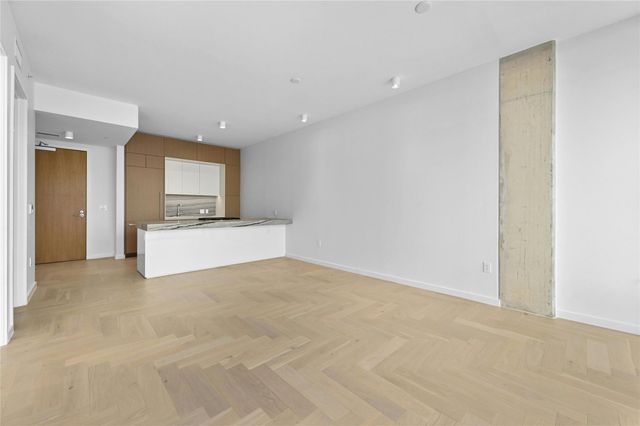 313 W 17th ST 2402, Austin, TX 78701