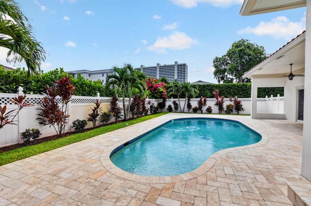 899 Granada Drive, Boca Raton, FL 33432