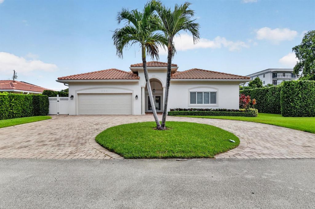 899 Granada Drive, Boca Raton, FL 33432
