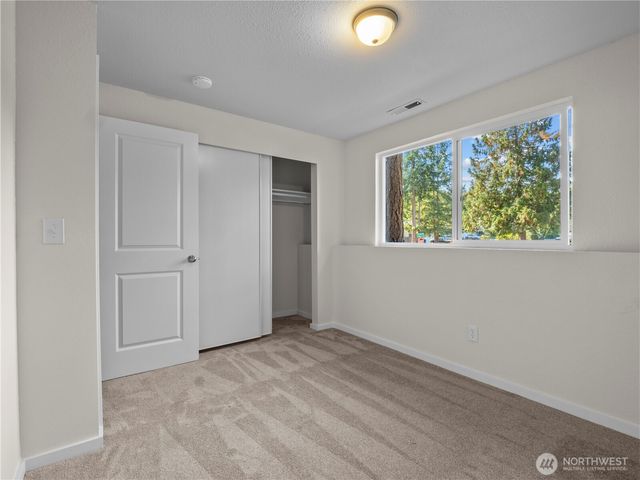 2303 cherokee Boulevard, Puyallup, WA 98374