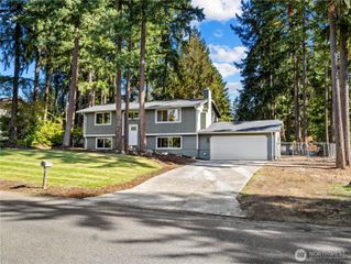 2303 cherokee Boulevard, Puyallup, WA 98374