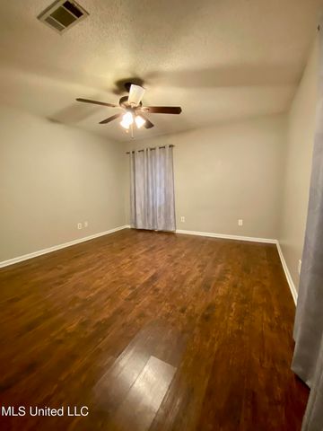 2112 Crestwood Drive, Picayune, MS 39466