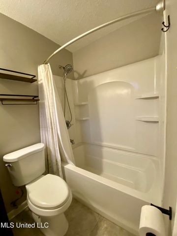 2112 Crestwood Drive, Picayune, MS 39466