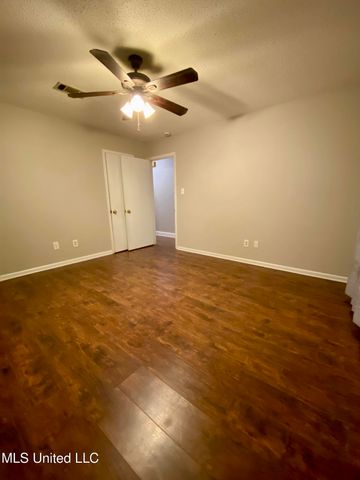 2112 Crestwood Drive, Picayune, MS 39466