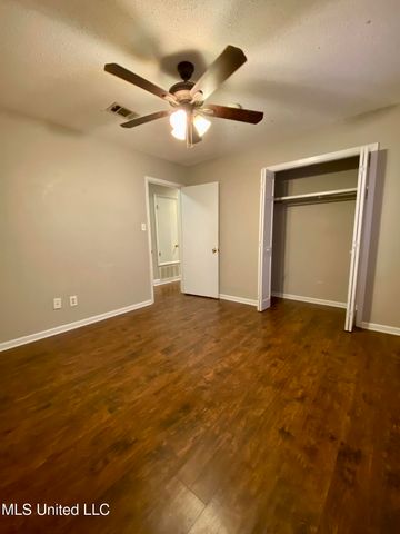 2112 Crestwood Drive, Picayune, MS 39466