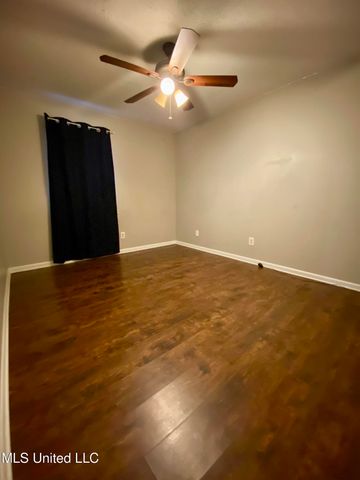 2112 Crestwood Drive, Picayune, MS 39466