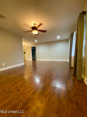 2112 Crestwood Drive, Picayune, MS 39466