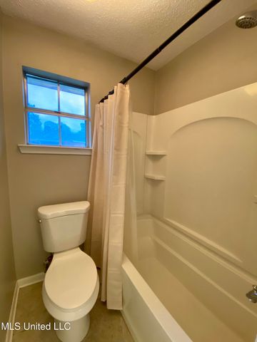 2112 Crestwood Drive, Picayune, MS 39466