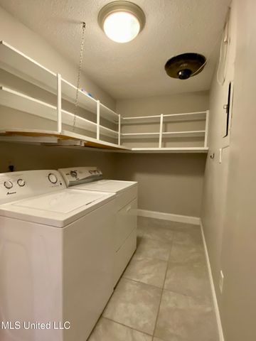 2112 Crestwood Drive, Picayune, MS 39466