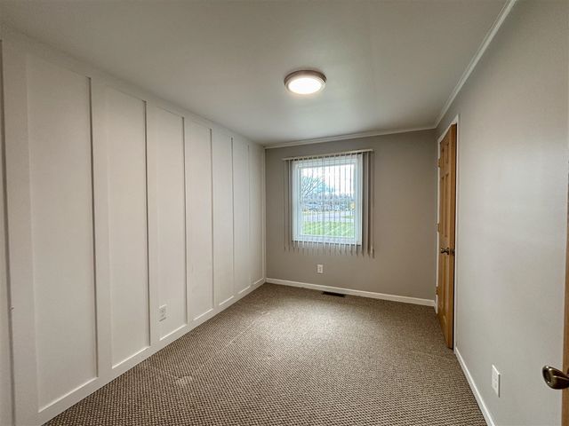 944 Lukesport Road, Quincy, MI 49082