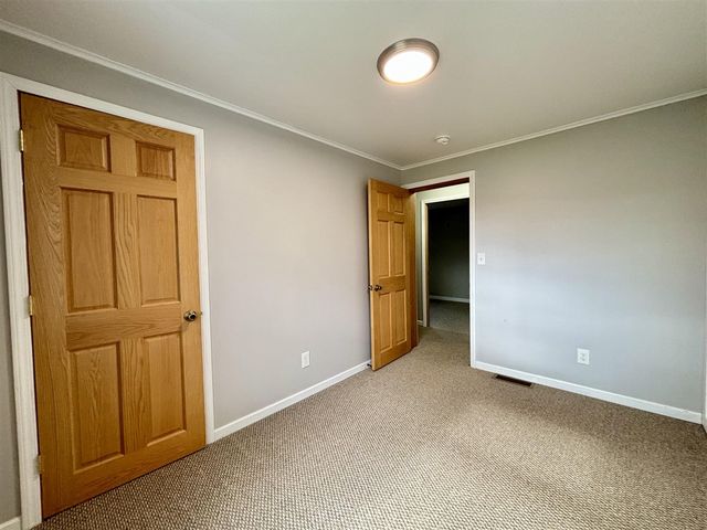 944 Lukesport Road, Quincy, MI 49082