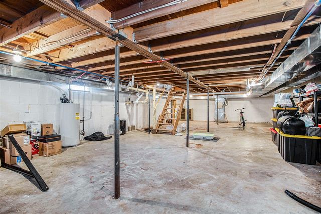 944 Lukesport Road, Quincy, MI 49082