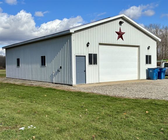944 Lukesport Road, Quincy, MI 49082