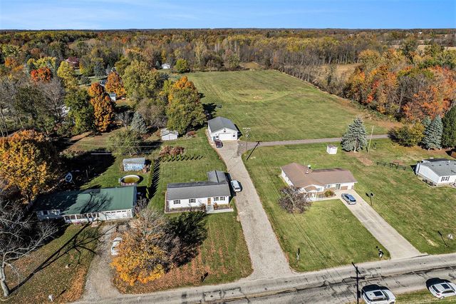 944 Lukesport Road, Quincy, MI 49082