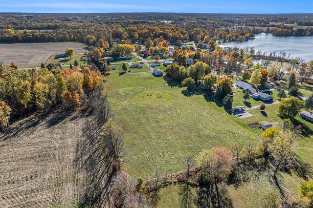 944 Lukesport Road, Quincy, MI 49082