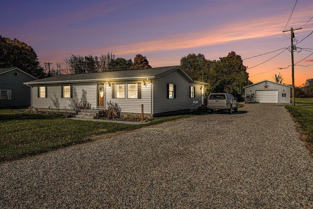 944 Lukesport Road, Quincy, MI 49082