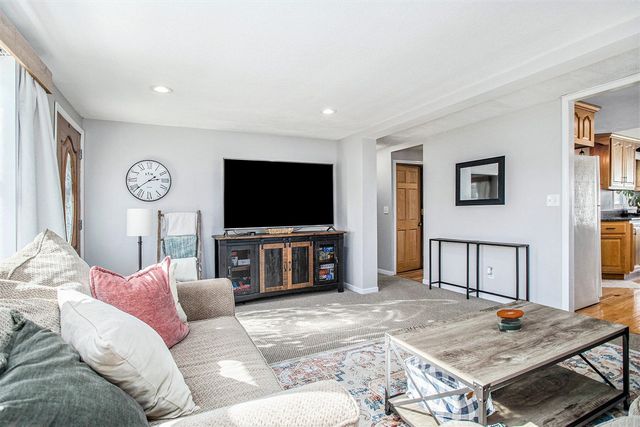 944 Lukesport Road, Quincy, MI 49082