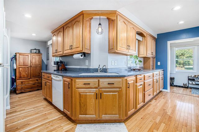 944 Lukesport Road, Quincy, MI 49082