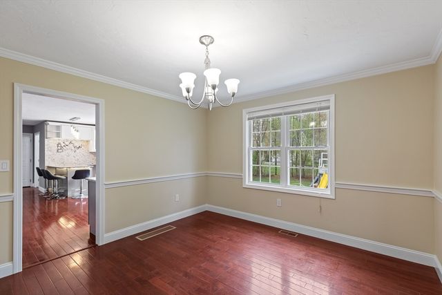 85 Pine St, Franklin, MA 02038