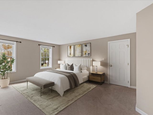 85 Pine St, Franklin, MA 02038