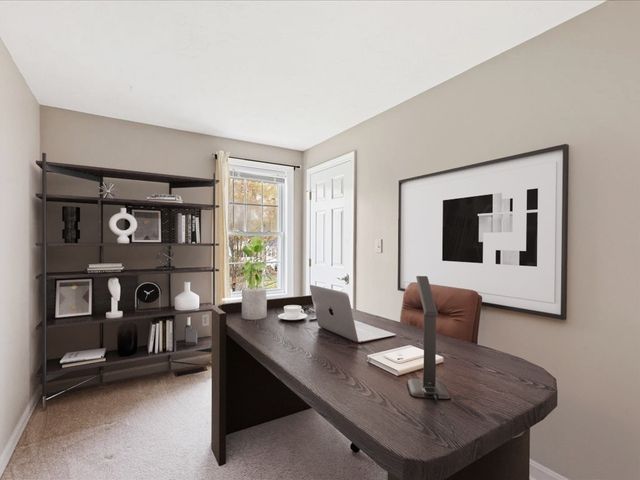 85 Pine St, Franklin, MA 02038