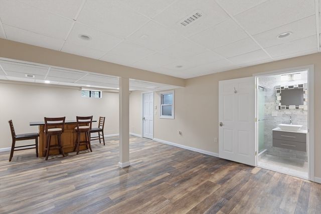 85 Pine St, Franklin, MA 02038