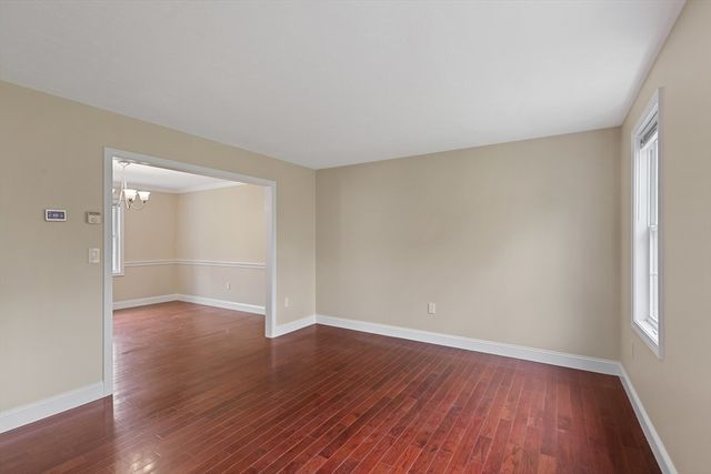85 Pine St, Franklin, MA 02038