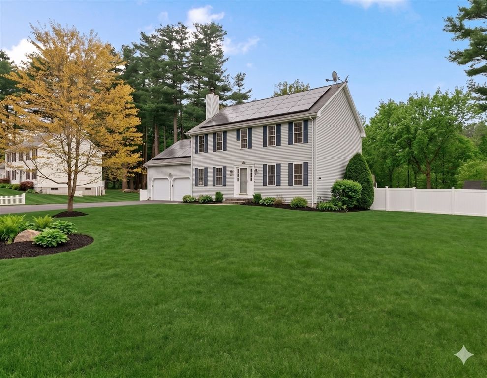 85 Pine St, Franklin, MA 02038