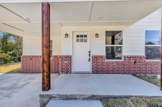 1410 W Connally St, Tyler, TX 75701