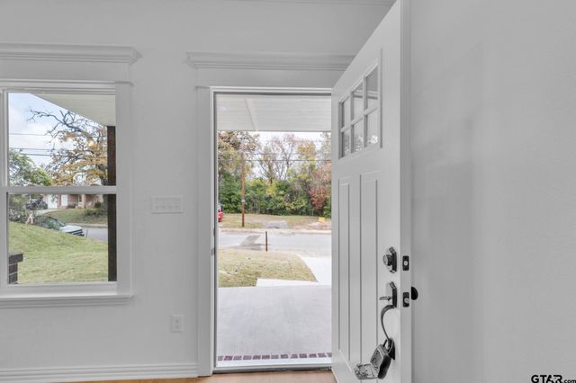 1410 W Connally St, Tyler, TX 75701