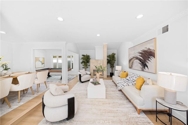 12 Oakdale, Irvine, CA 92604