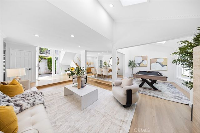 12 Oakdale, Irvine, CA 92604