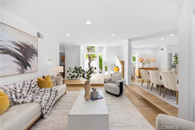 12 Oakdale, Irvine, CA 92604