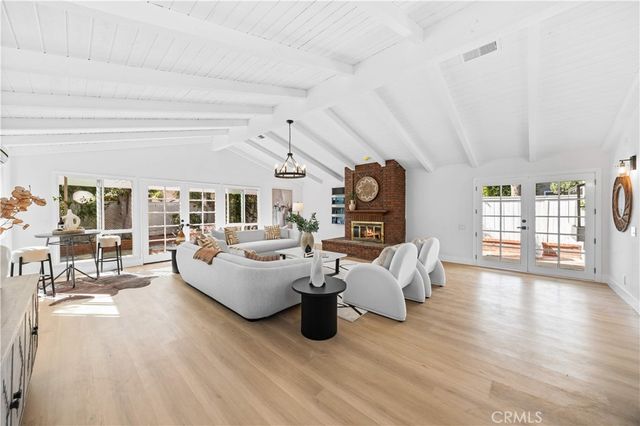 12 Oakdale, Irvine, CA 92604