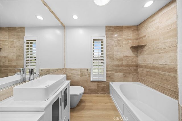 12 Oakdale, Irvine, CA 92604