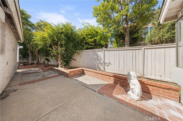 12 Oakdale, Irvine, CA 92604