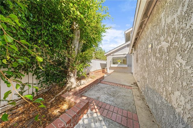 12 Oakdale, Irvine, CA 92604