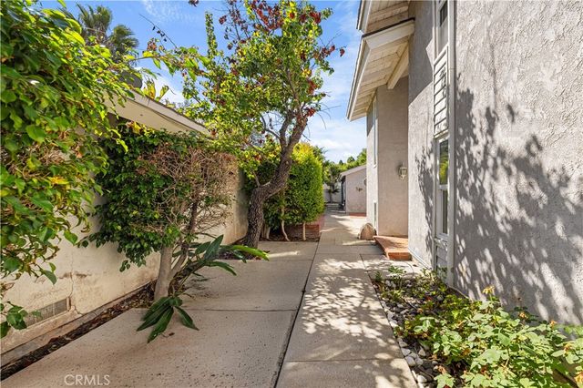 12 Oakdale, Irvine, CA 92604