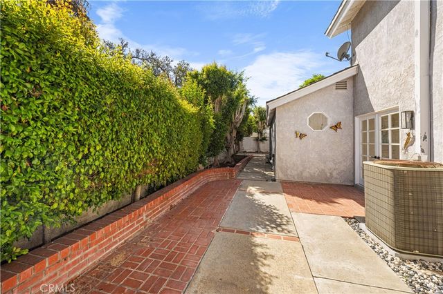 12 Oakdale, Irvine, CA 92604