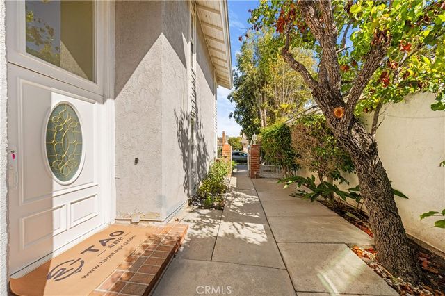 12 Oakdale, Irvine, CA 92604