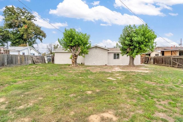 8623 E Dinuba, Selma, CA 93662