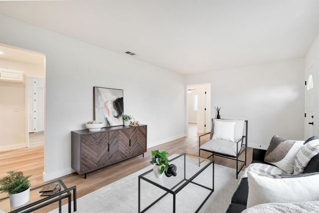 8623 E Dinuba, Selma, CA 93662