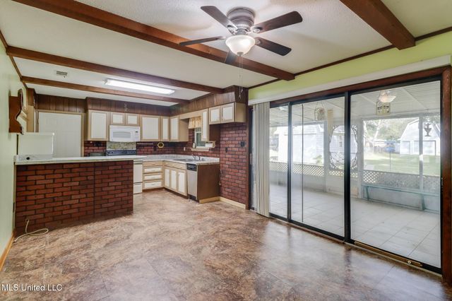 21 Cottonwood Court, D'iberville, MS 39540