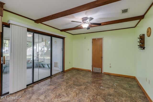 21 Cottonwood Court, D'iberville, MS 39540