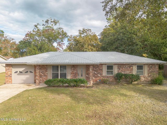 21 Cottonwood Court, D'iberville, MS 39540