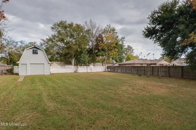 21 Cottonwood Court, D'iberville, MS 39540