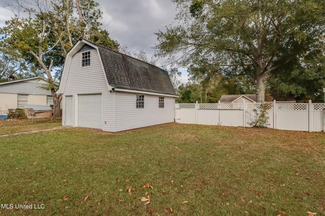 21 Cottonwood Court, D'iberville, MS 39540