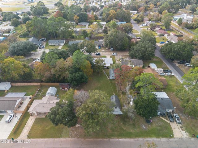 21 Cottonwood Court, D'iberville, MS 39540