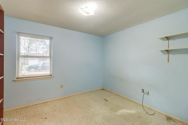 21 Cottonwood Court, D'iberville, MS 39540