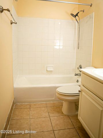 1119 La Fontenay Ct, Louisville, KY 40223